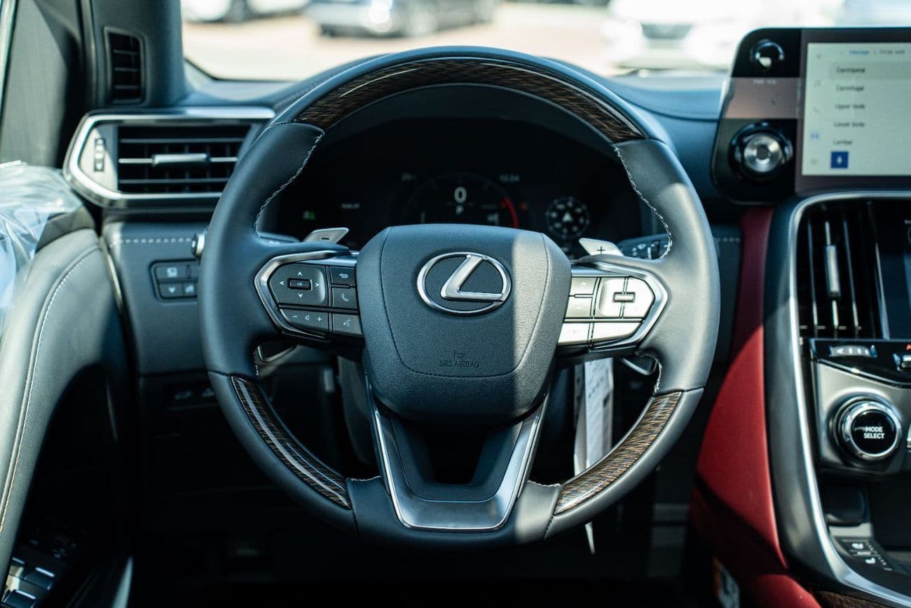 2025 Lexus LX700h SIGNATURE thumbnail 8