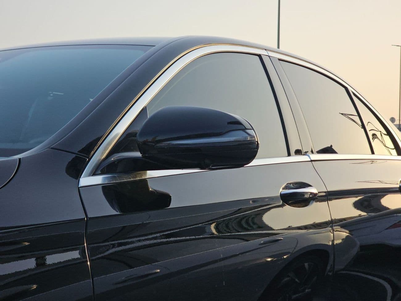 2023 Mercedes Benz E200 PREMIUM thumbnail 4