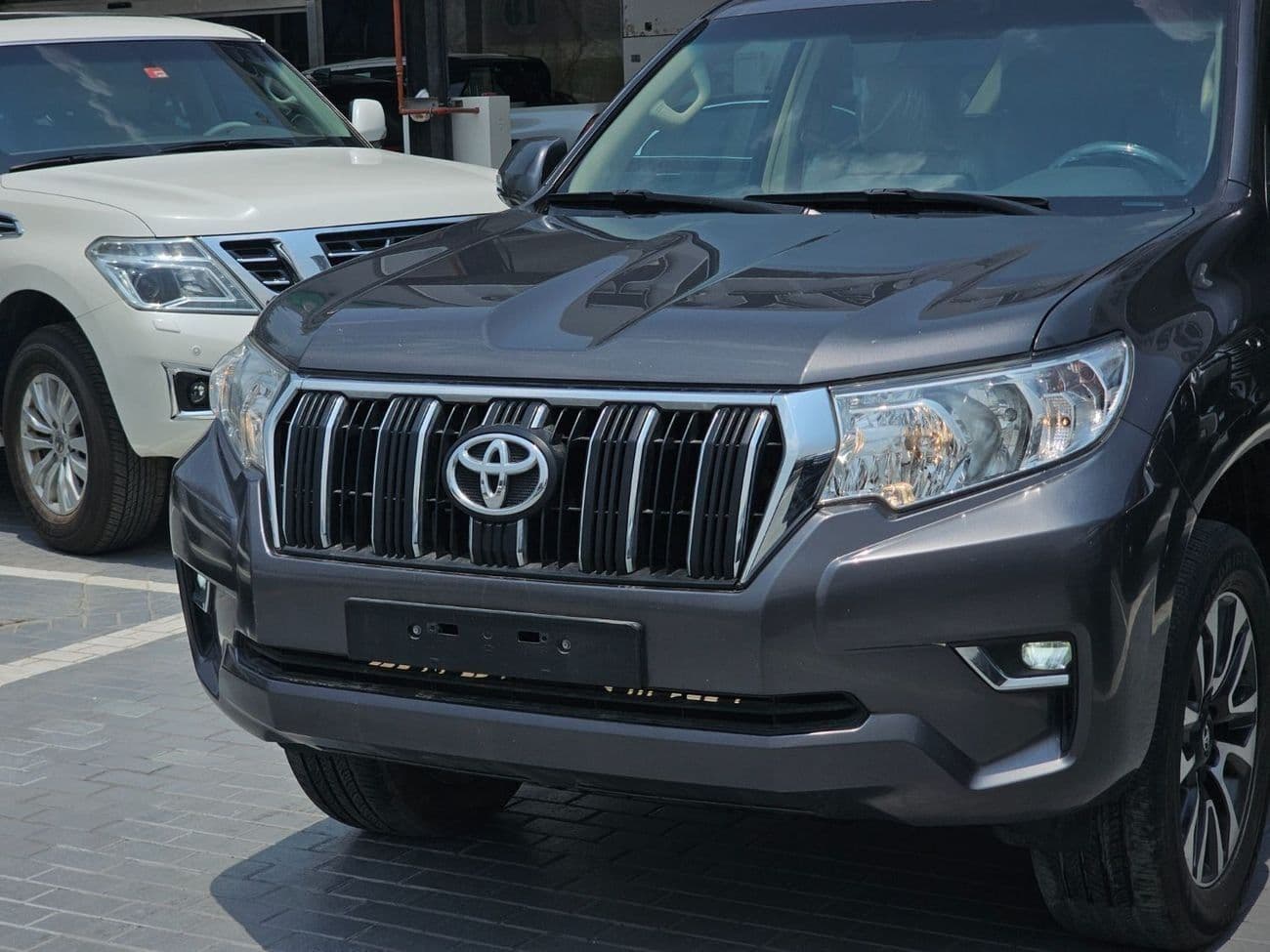 2022 Toyota Prado TX-L thumbnail 2
