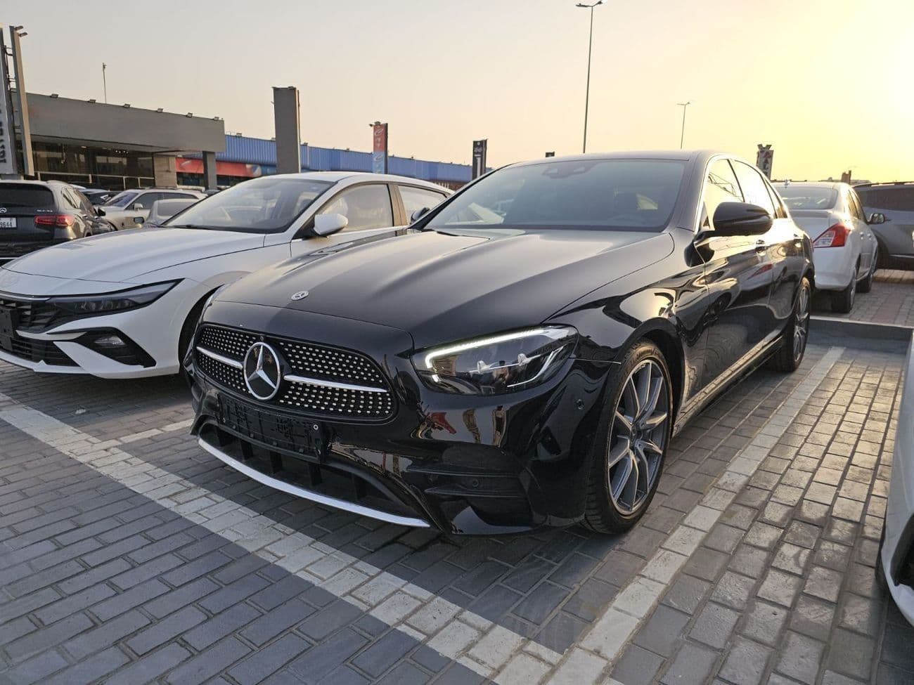 2023 Mercedes Benz E200 PREMIUM thumbnail 2