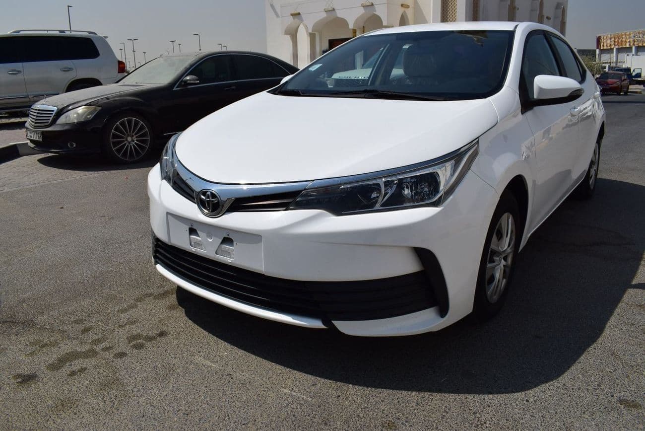 2018 Toyota Corolla SE thumbnail 3