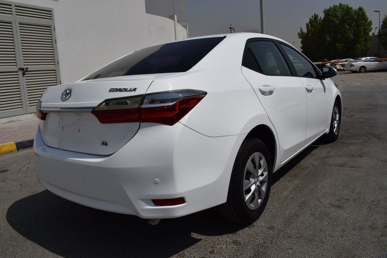 2018 Toyota Corolla SE thumbnail 4