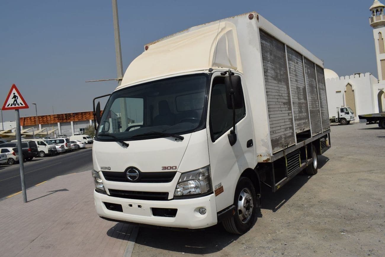 2019 Hino 300 thumbnail 2