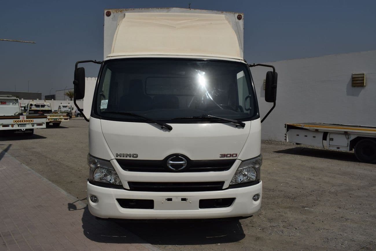 2019 Hino 300 thumbnail 6