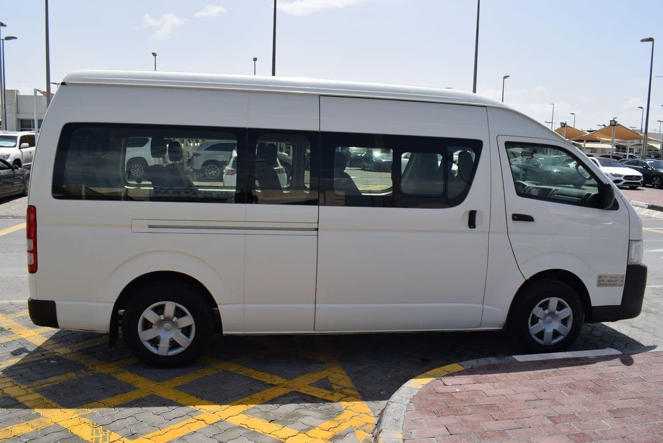 2017 Toyota Hiace thumbnail 8
