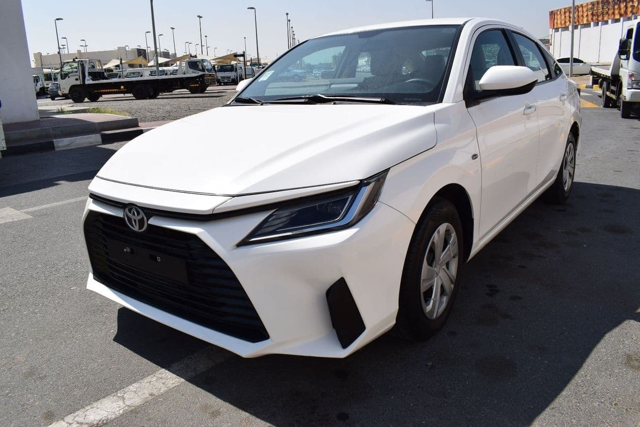 2024 Toyota Yaris E thumbnail 2
