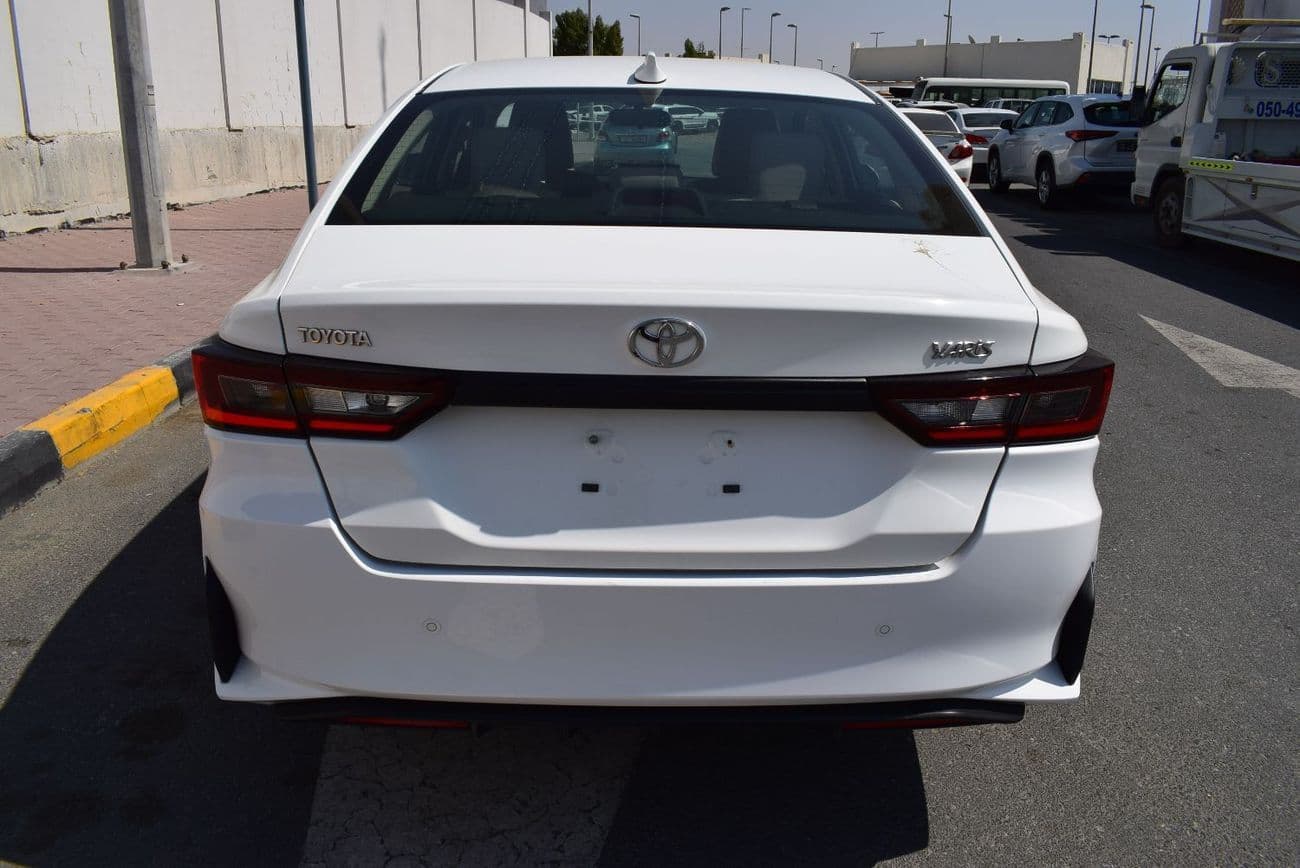 2024 Toyota Yaris E thumbnail 7