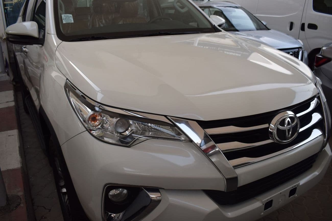 2018 Toyota Fortuner EXR thumbnail 8