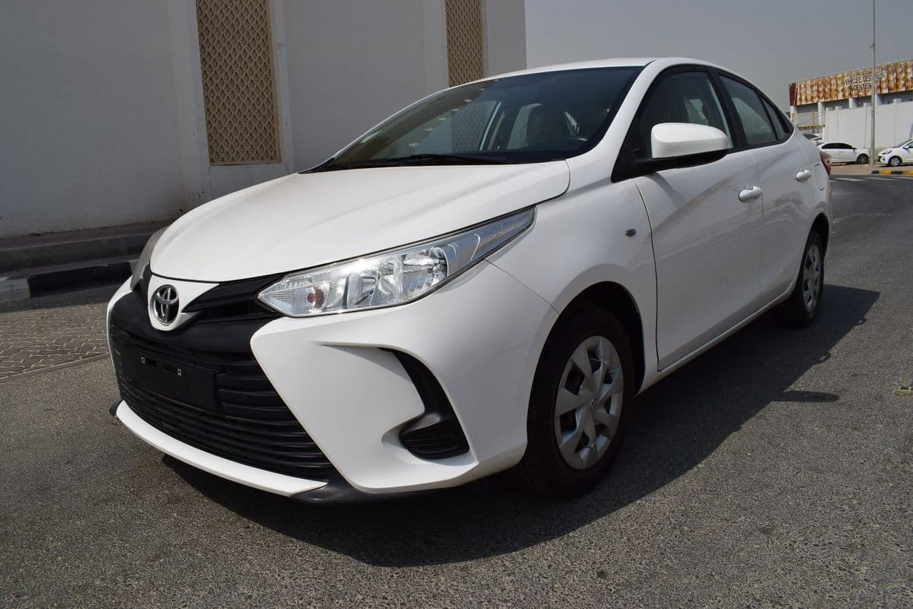 2022 Toyota Yaris E thumbnail 7