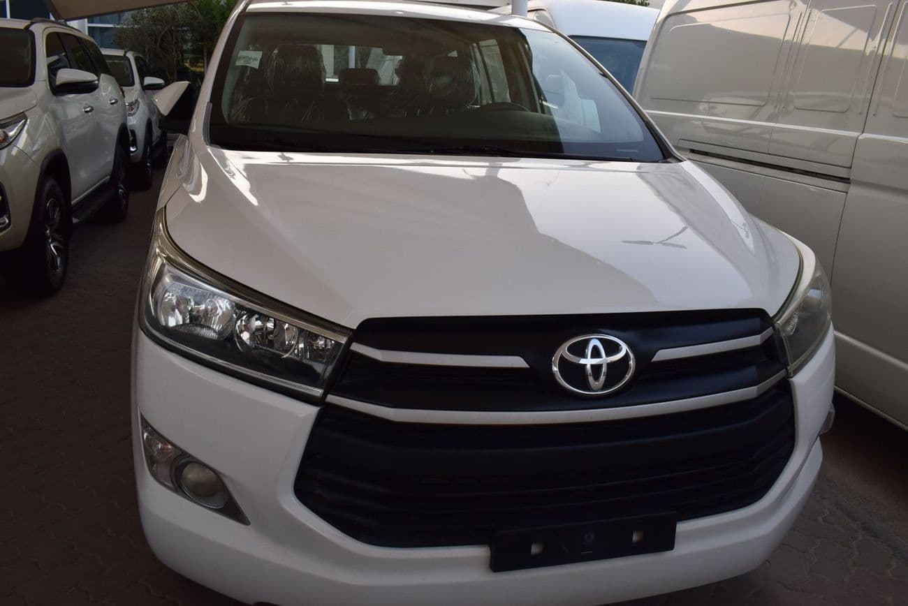 2020 Toyota Innova SE thumbnail 4