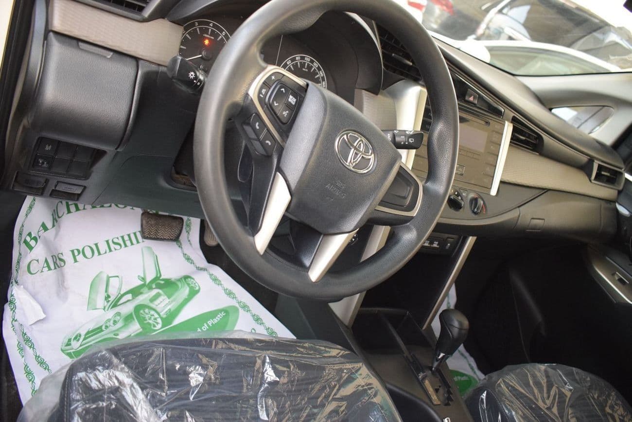 2020 Toyota Innova SE thumbnail 8