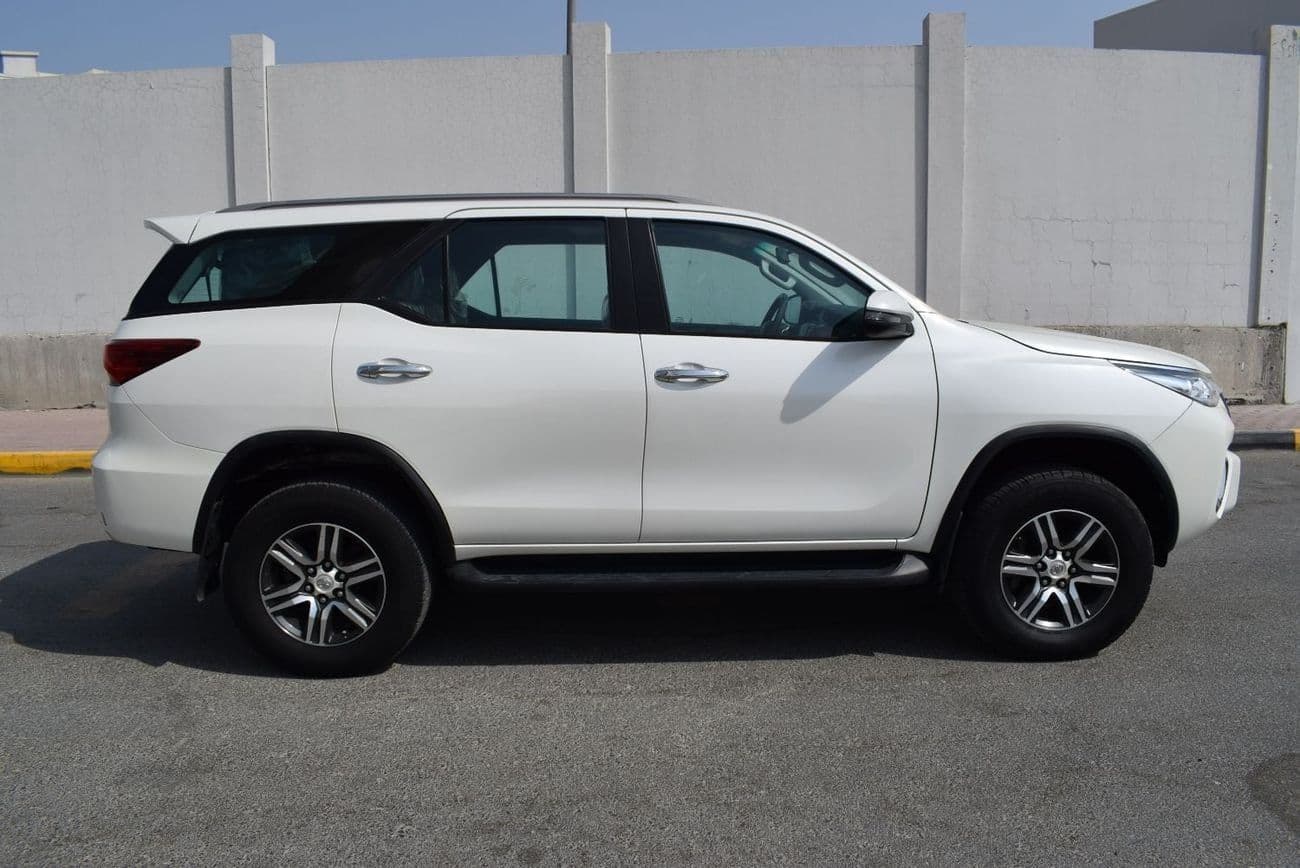 2019 Toyota Fortuner GXR thumbnail 4