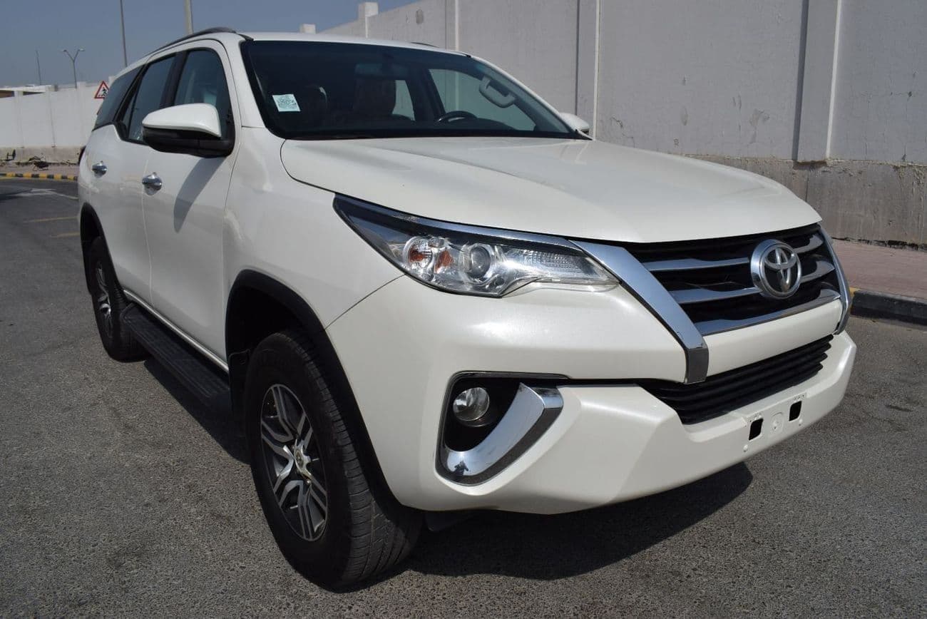 2019 Toyota Fortuner GXR thumbnail 3