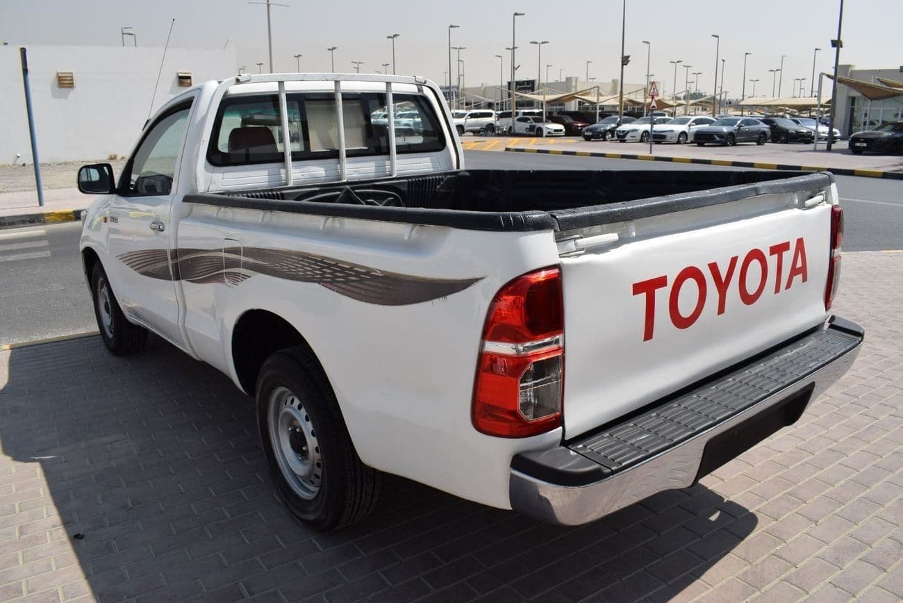 2012 Toyota Hilux STANDARD thumbnail 4
