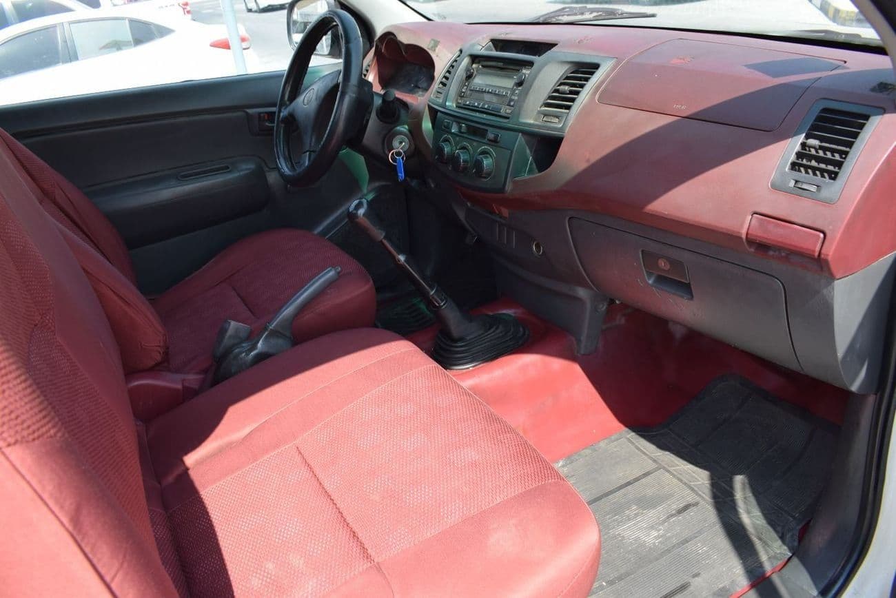 2012 Toyota Hilux STANDARD thumbnail 8