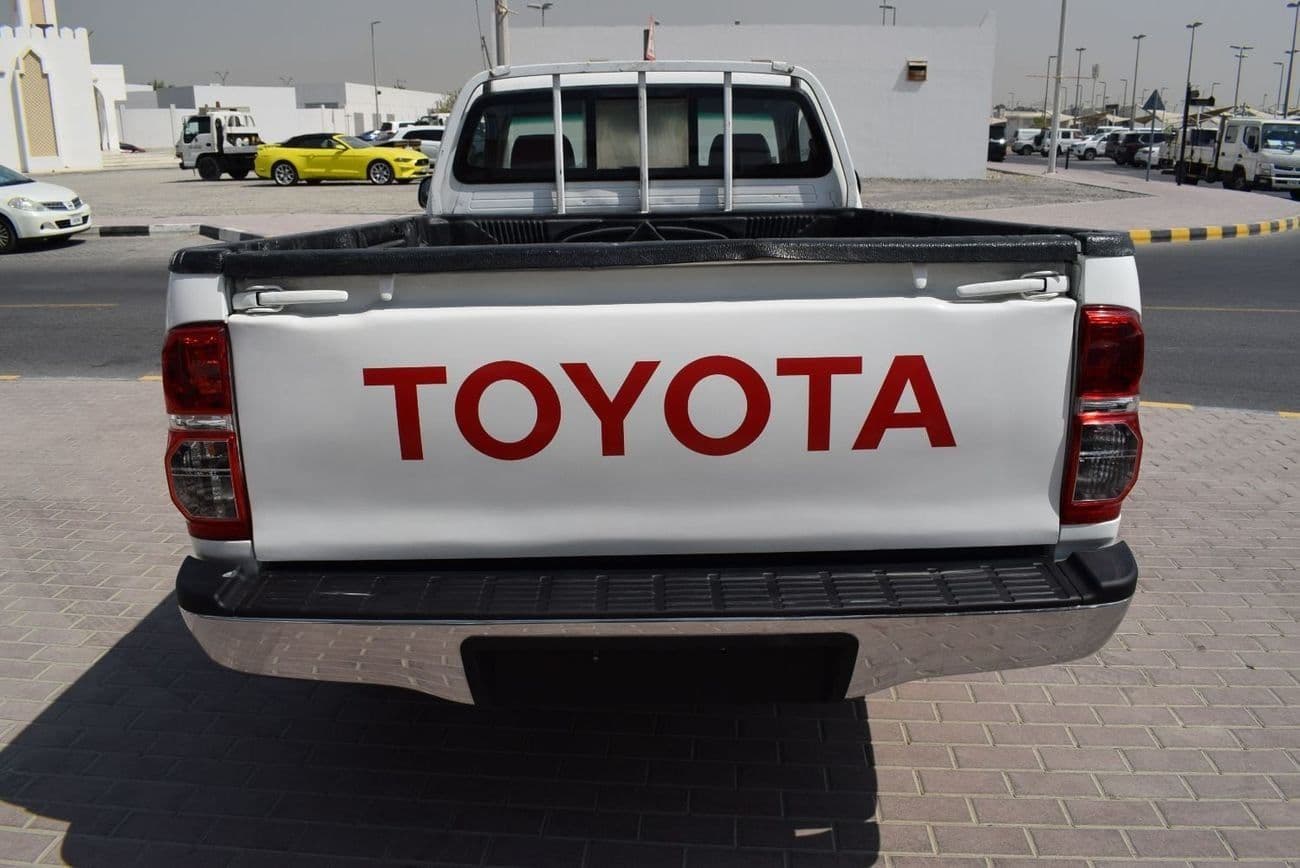 2012 Toyota Hilux STANDARD thumbnail 5