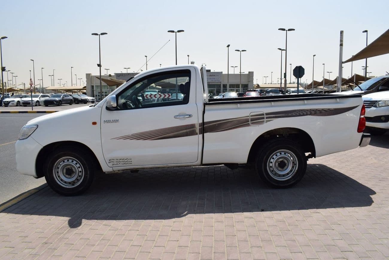 2012 Toyota Hilux STANDARD thumbnail 3