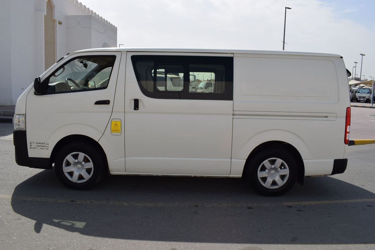 2018 Toyota Hiace GLS thumbnail 6