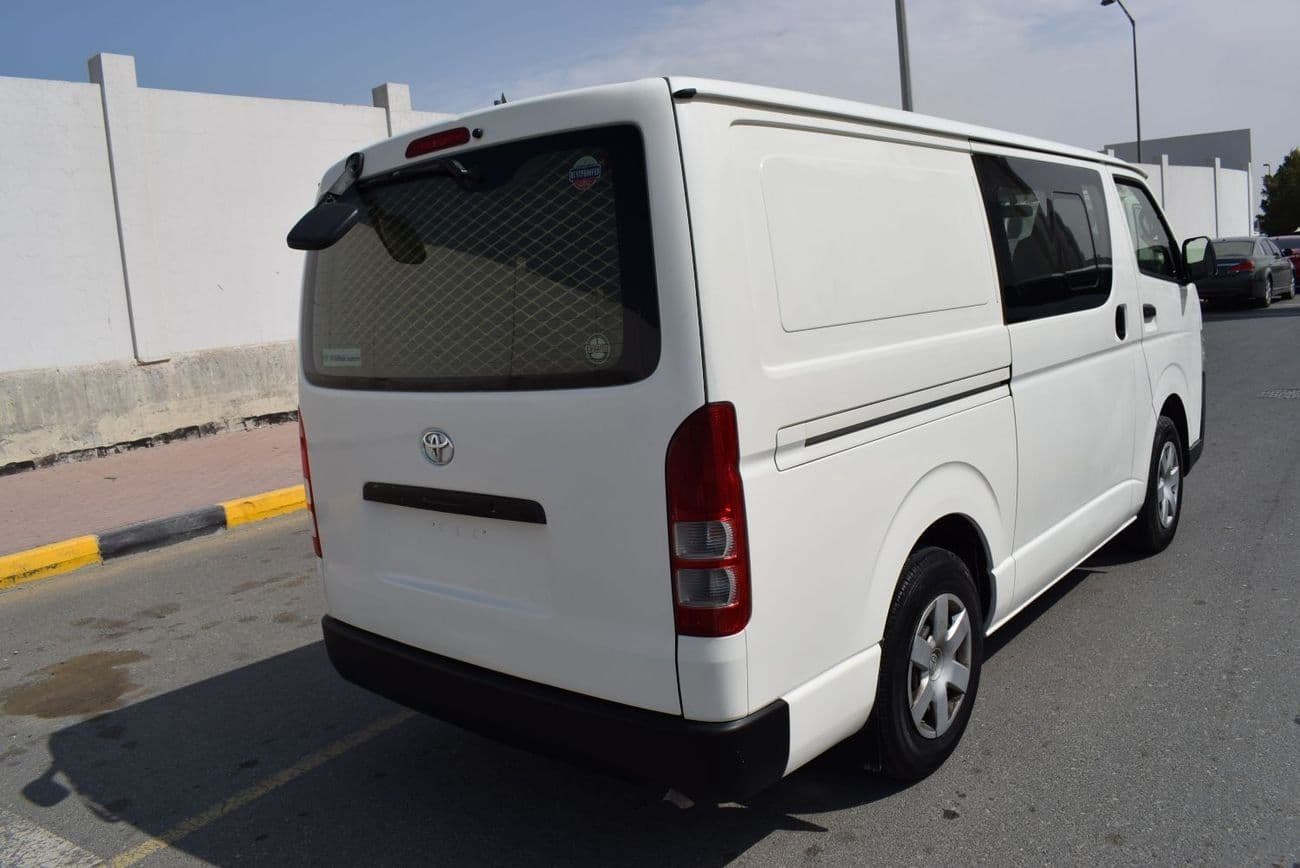 2018 Toyota Hiace GLS thumbnail 8