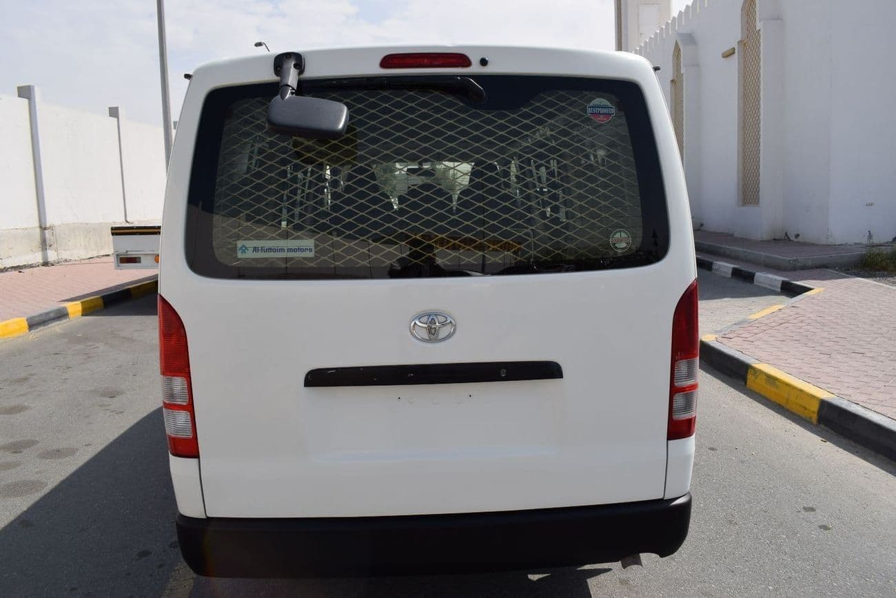 2018 Toyota Hiace GLS thumbnail 4