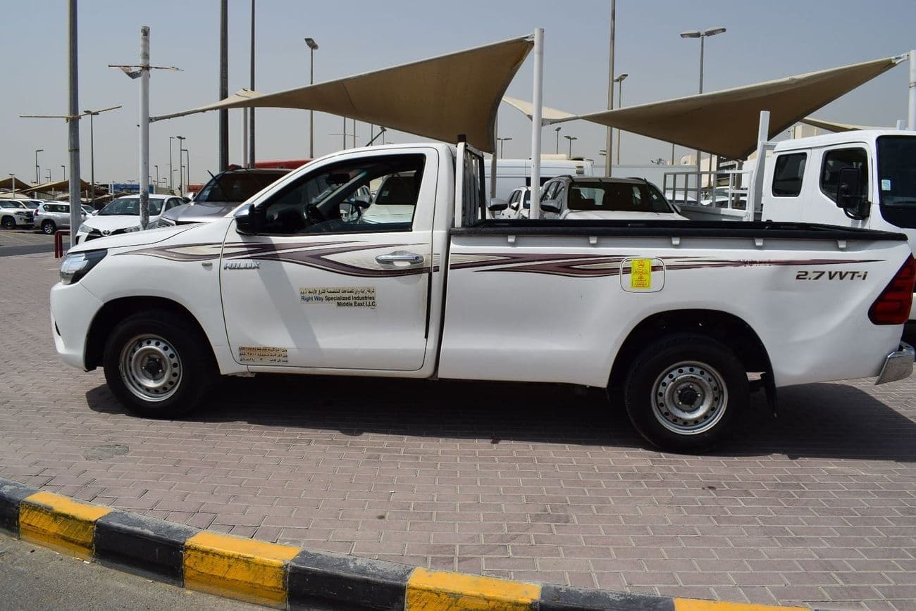 2016 Toyota Hilux GL thumbnail 8