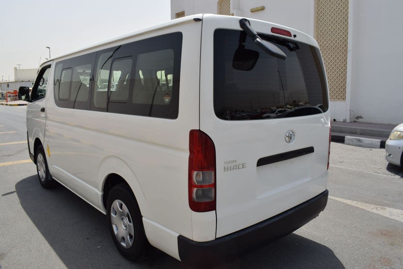 2015 Toyota Hiace DX thumbnail 4