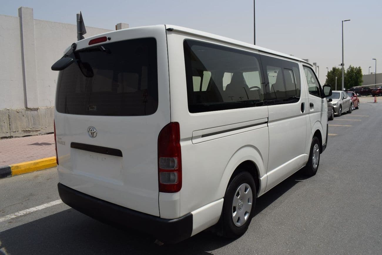 2015 Toyota Hiace DX thumbnail 6
