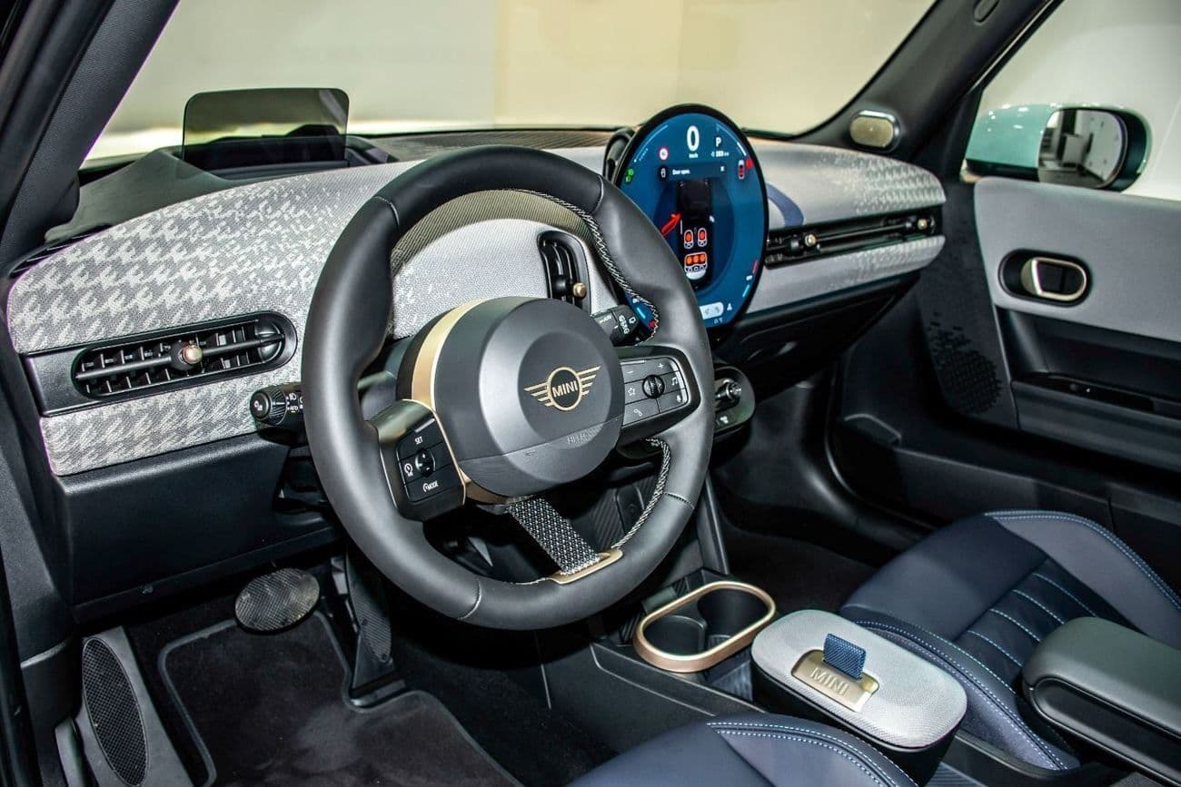 2026 Mini Cooper S Mini Cooper S 5 door Luxury Without Jcw Kit thumbnail 8