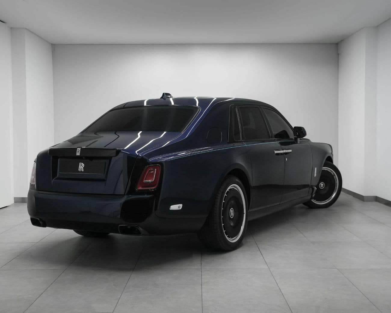2025 Rolls Royce Phantom EWB thumbnail 5
