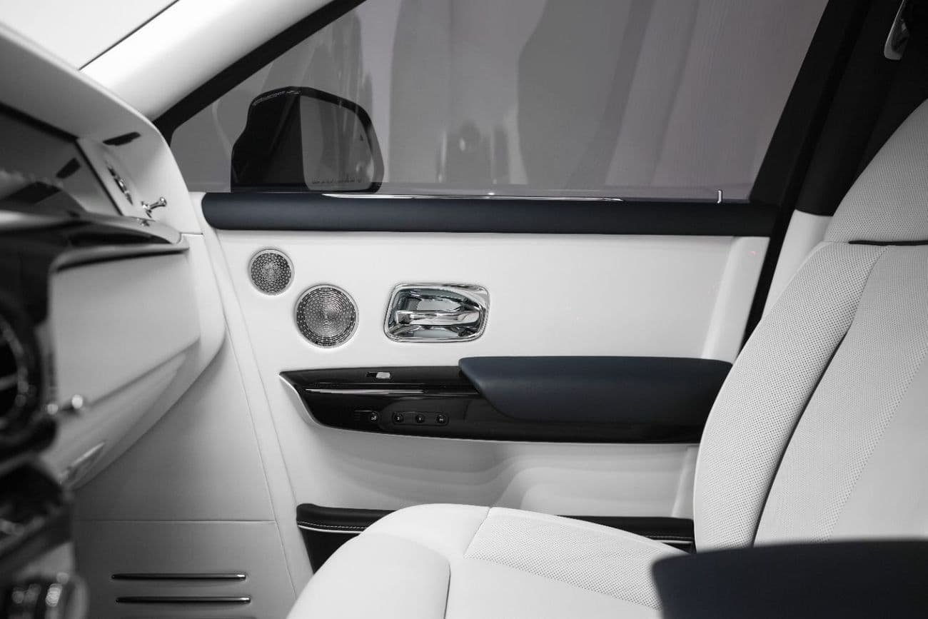 2025 Rolls Royce Phantom EWB thumbnail 8