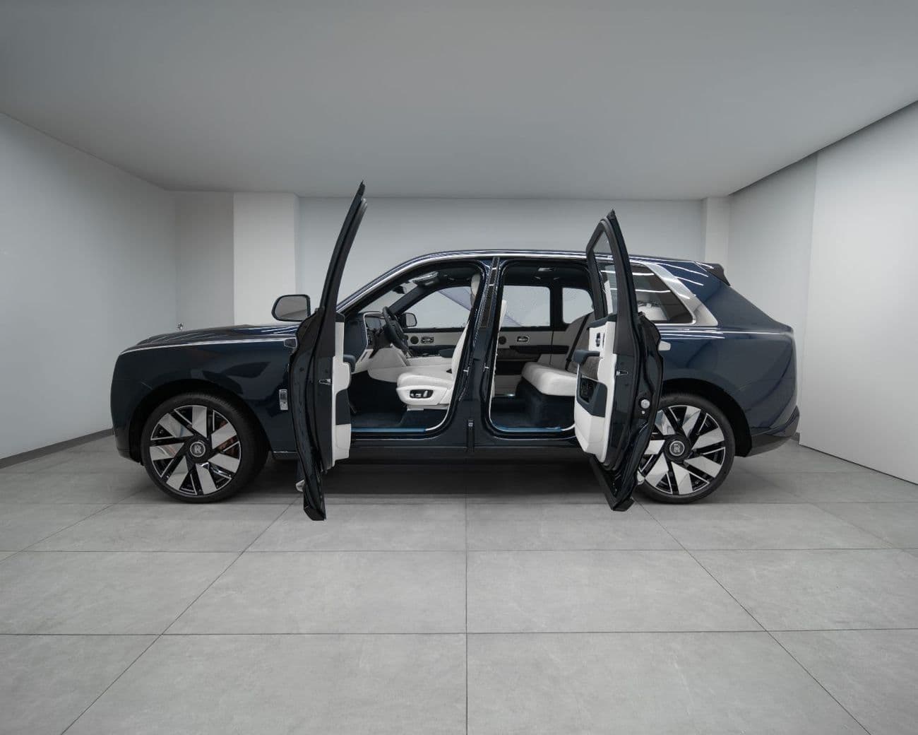 2026 Rolls Royce Cullinan BLACK BADGE thumbnail 6