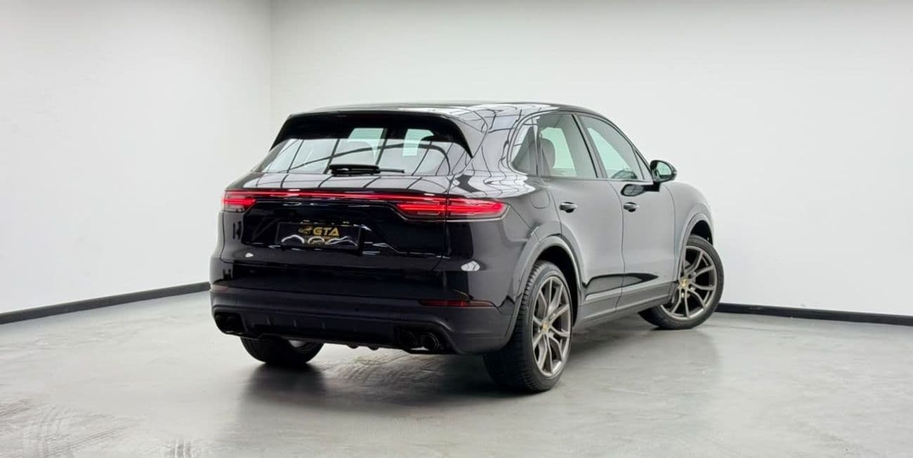 2020 Porsche Cayenne STANDARD thumbnail 4