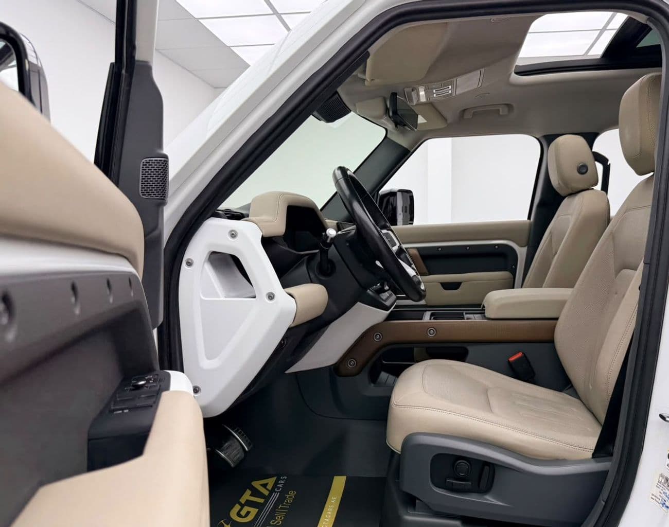 2022 Land Rover Defender 110 SE P300 thumbnail 8