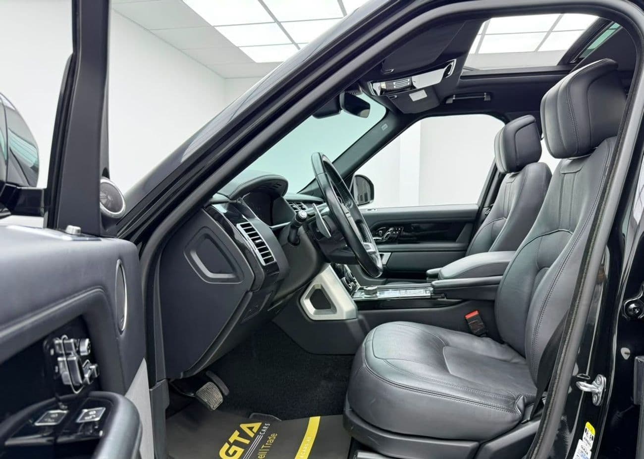 2021 Land Rover Range Rover VOGUE SE thumbnail 8