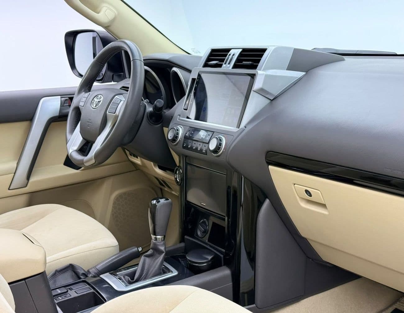 2016 Toyota Prado GXR thumbnail 7