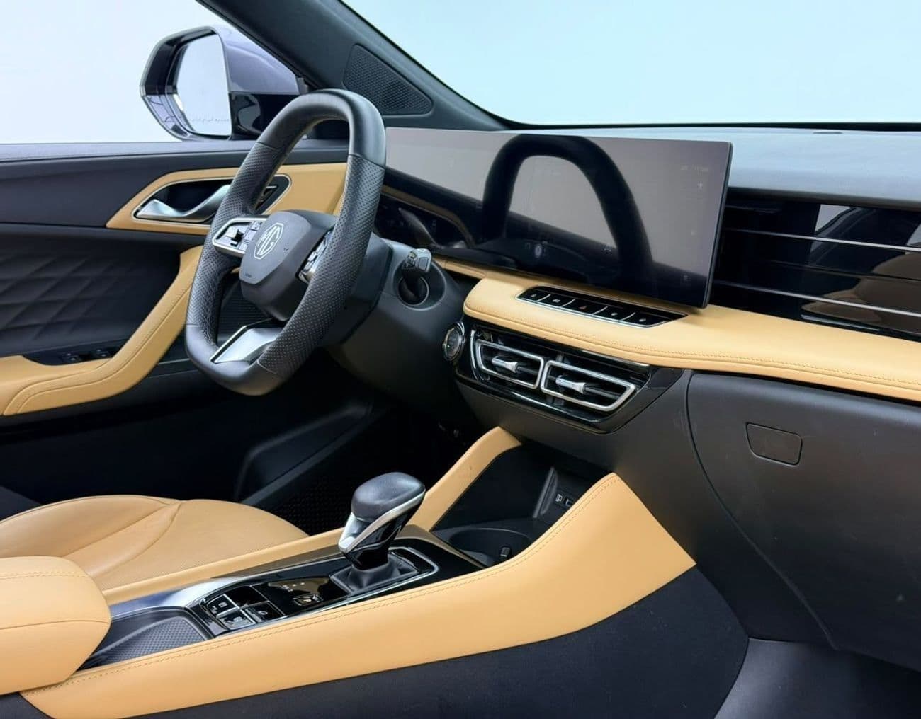 2025 MG HS LUXURY thumbnail 7