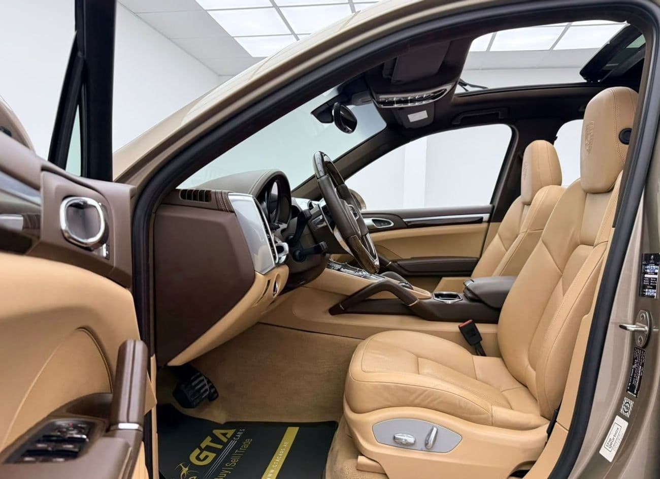 2016 Porsche Cayenne STANDARD thumbnail 8
