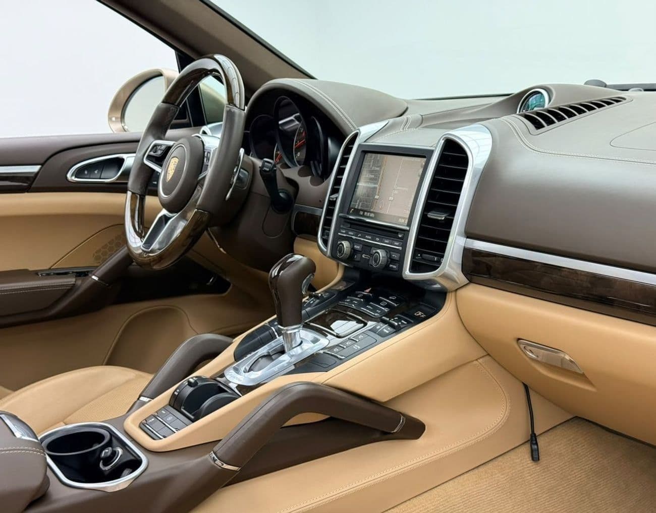 2016 Porsche Cayenne STANDARD thumbnail 7