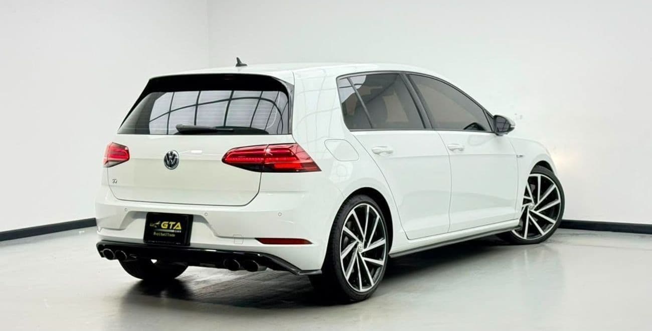 2018 Volkswagen Golf R thumbnail 4