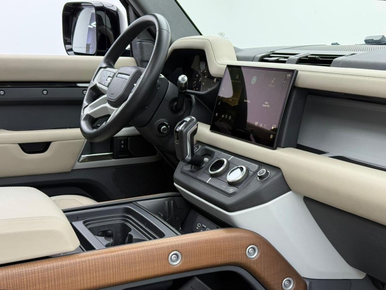 2022 Land Rover Defender 110 HSE P400 thumbnail 7