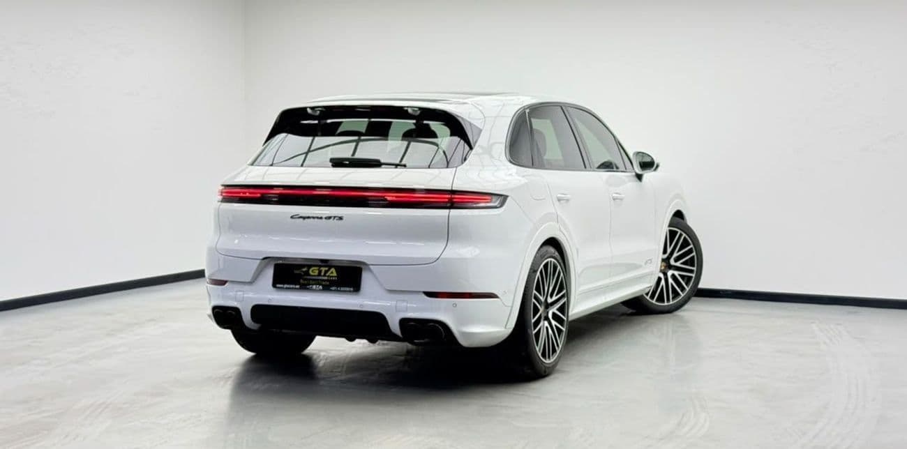 2025 Porsche Cayenne GTS thumbnail 4
