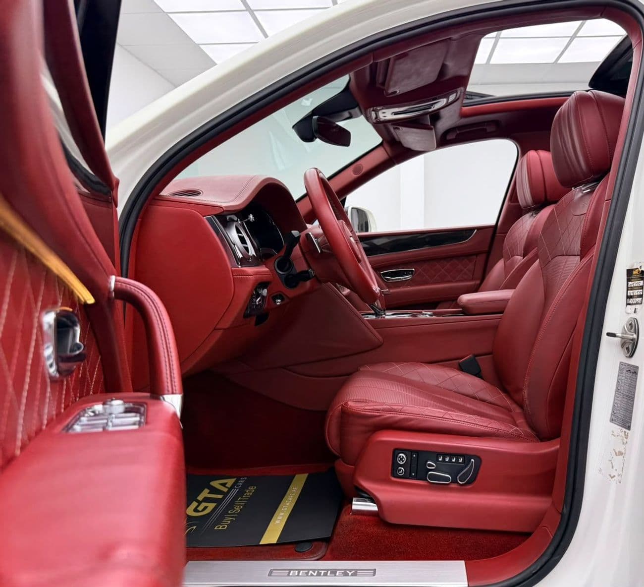 2017 Bentley Bentayga FIRST EDITION thumbnail 8