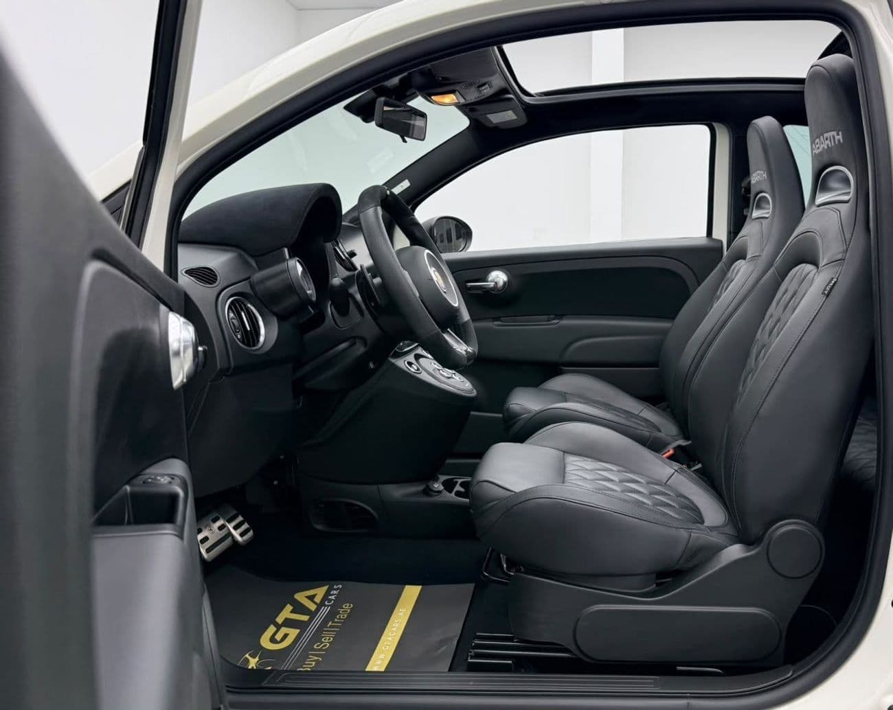 2024 Abarth 695 TURISMO thumbnail 8