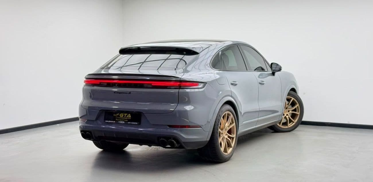 2024 Porsche Cayenne S thumbnail 4