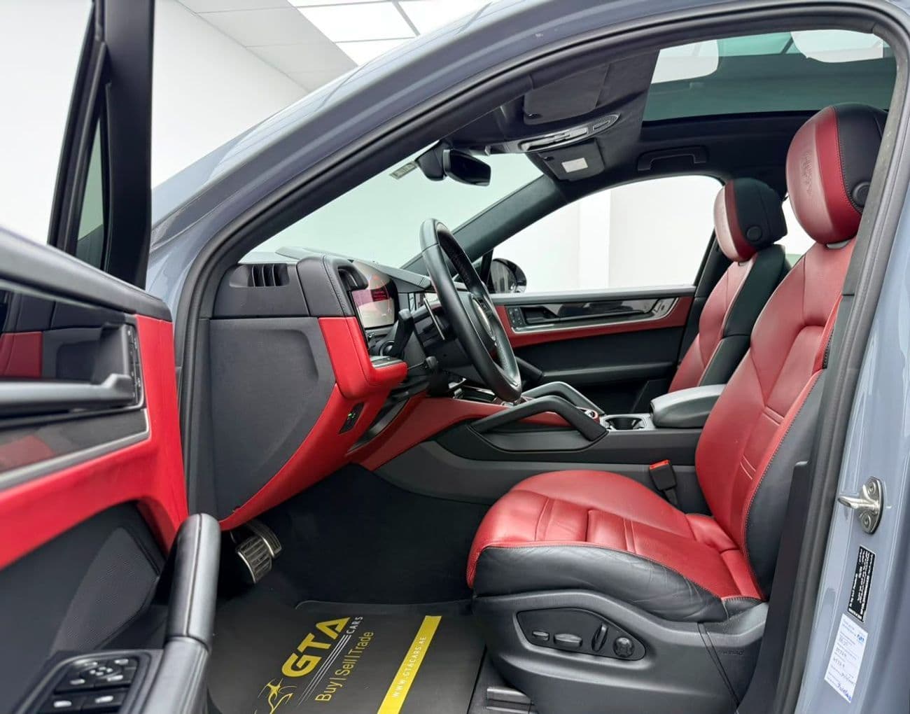 2024 Porsche Cayenne S thumbnail 8