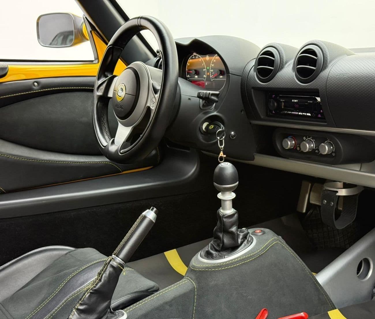 2015 Lotus Exige S thumbnail 8