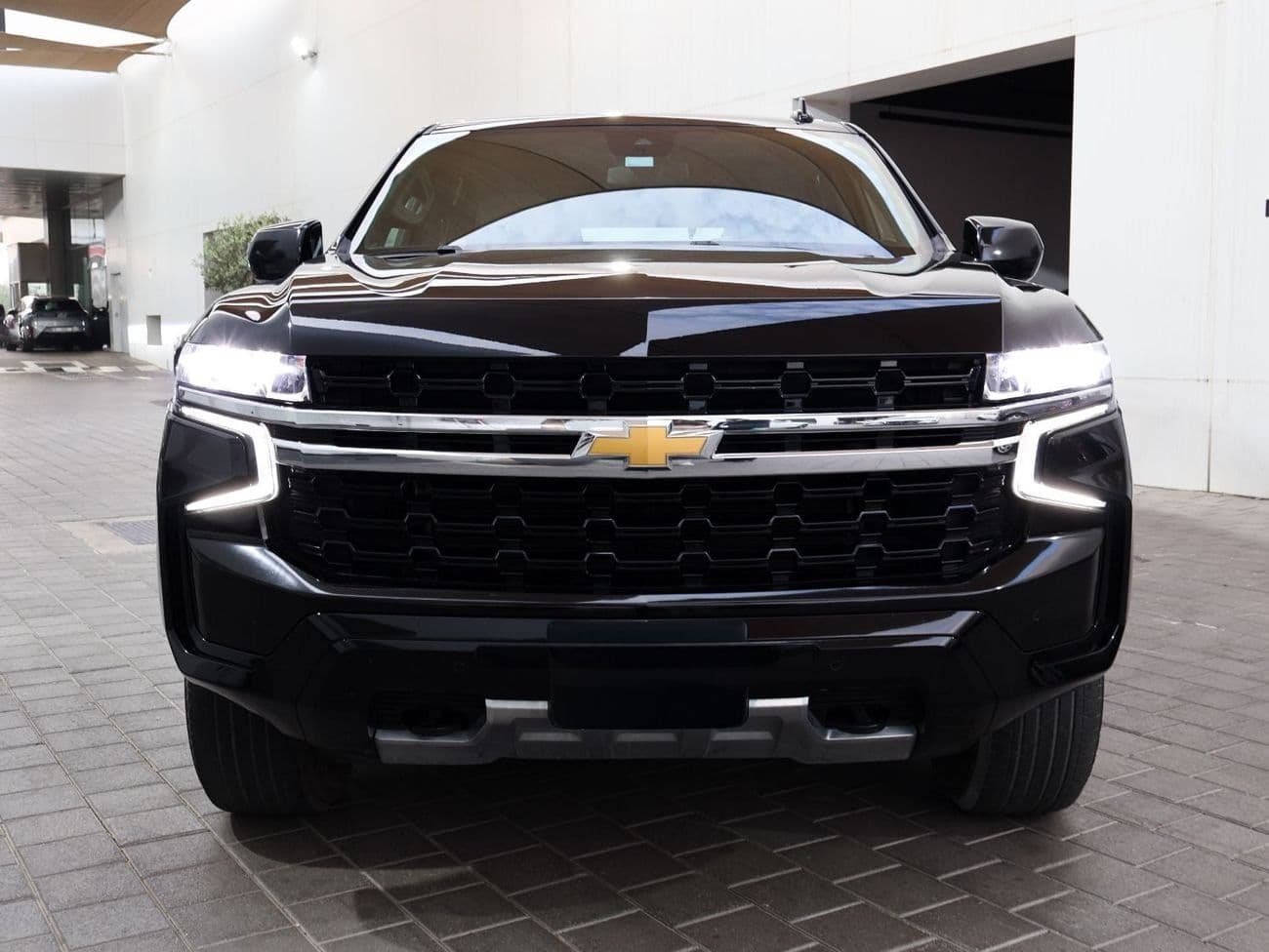 2024 Chevrolet Tahoe LS thumbnail 3