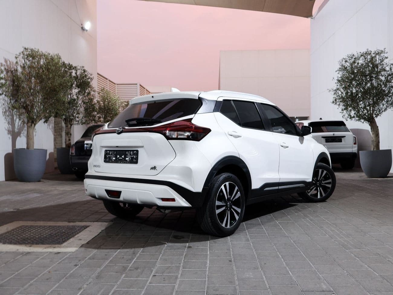 2024 Nissan Kicks SV thumbnail 4