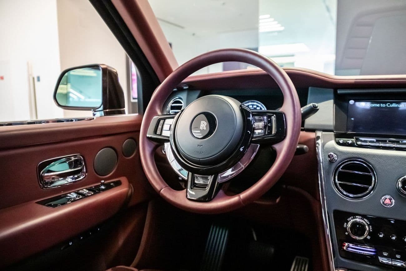 2022 Rolls Royce Cullinan STANDARD thumbnail 6
