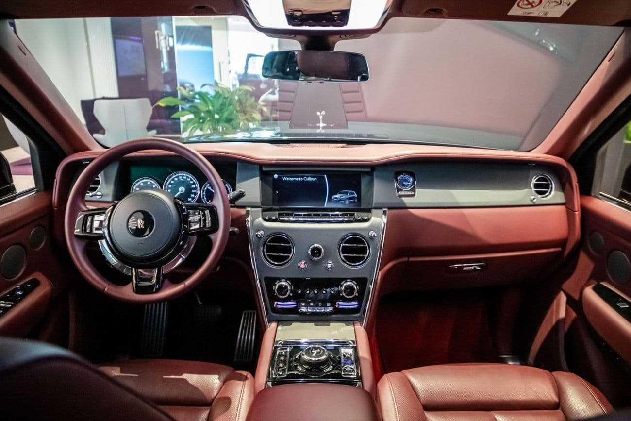 2022 Rolls Royce Cullinan STANDARD thumbnail 4